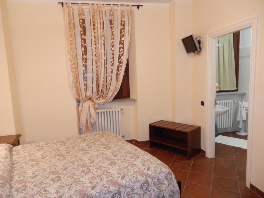 Risthotel Pizzeria Italia Godiasco Exteriér fotografie