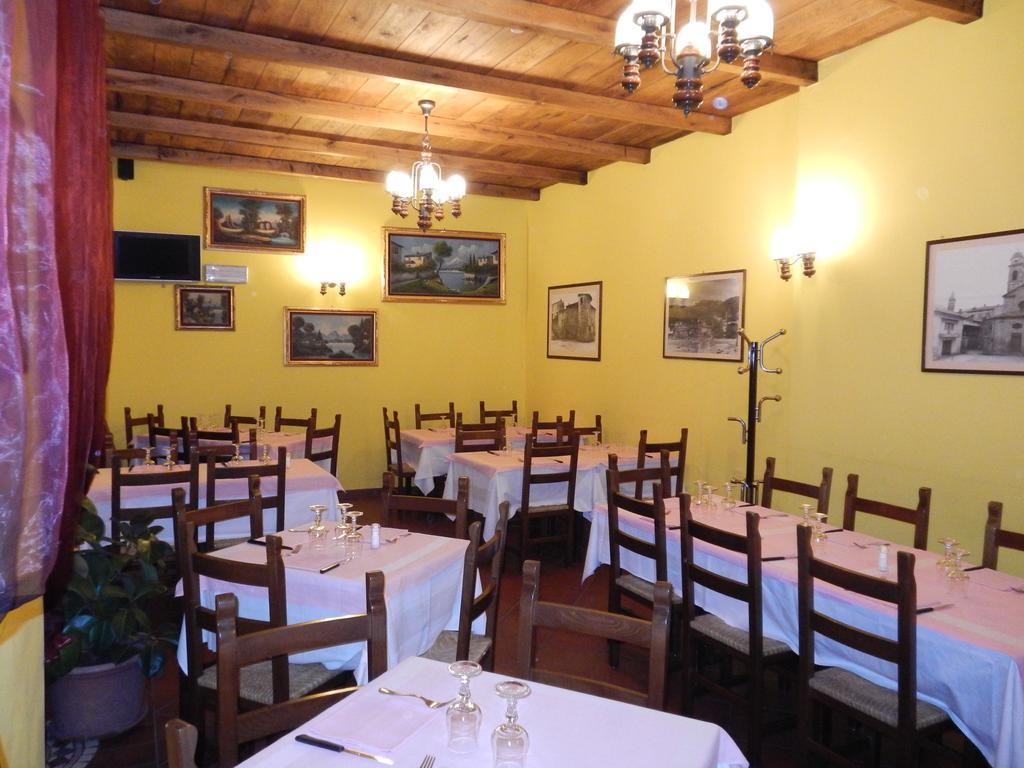 Risthotel Pizzeria Italia Godiasco Exteriér fotografie