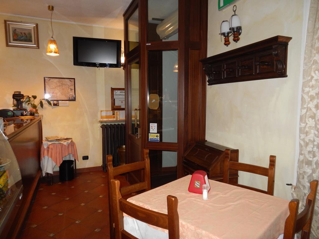 Risthotel Pizzeria Italia Godiasco Exteriér fotografie